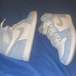 Jordan High 1s Hyper Royal